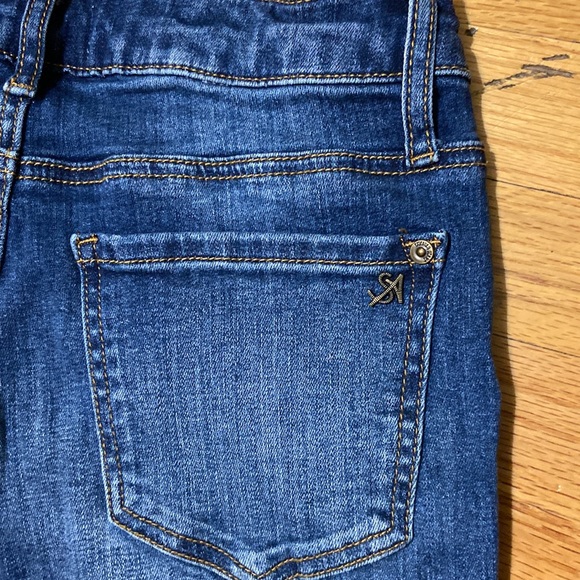 Special A Kodi 98%cotton mid-rise distressed hem flare jeans. Size 5 (27) - Picture 8 of 15